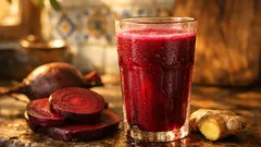 Zumo de remolacha y presión arterial: qué se sabe a partir de los 60 y cómo tomarlo bien